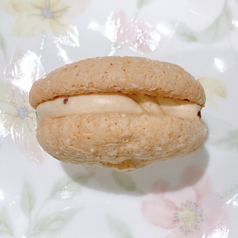 レーズンバター入りダックワーズサンド