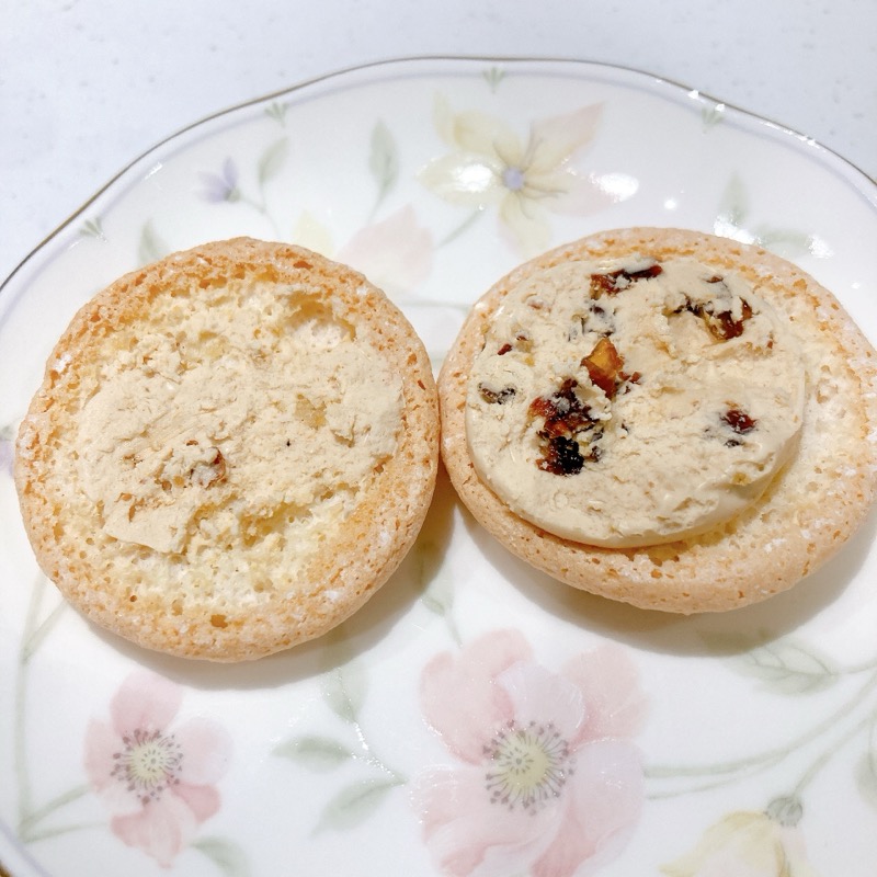レーズンバター入りダックワーズサンド