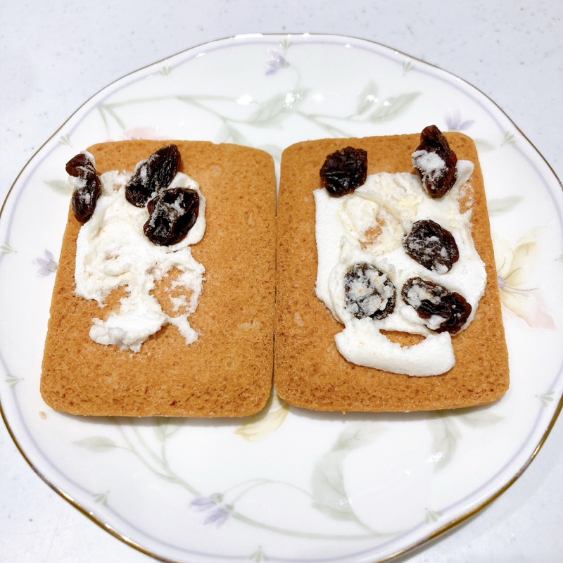 スリースターのレーズンサンド