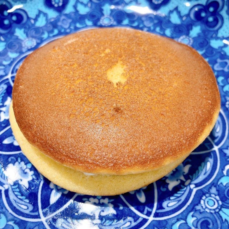 あわしま堂のラムレーズンどら焼き