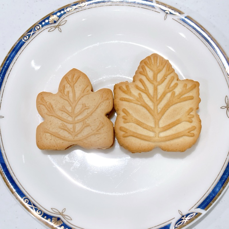 テイストデライトのメープルリーフクリームクッキー