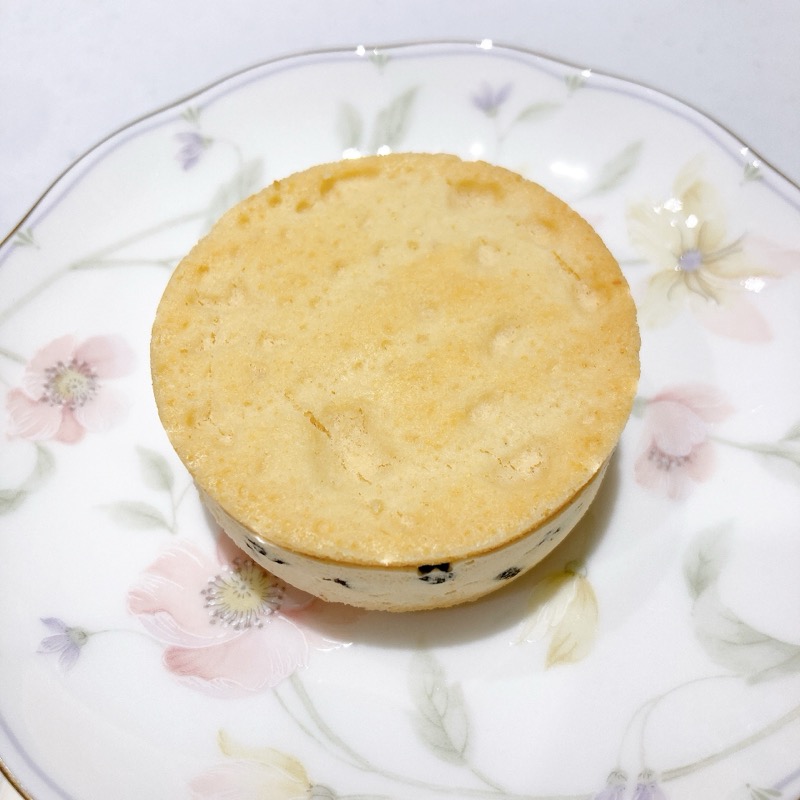 MILKSTARのミルクスターサンドのラムレーズン味