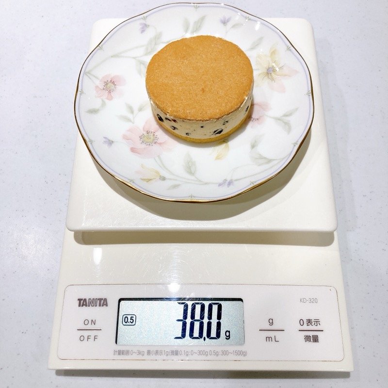MILKSTARのミルクスターサンドのラムレーズン味