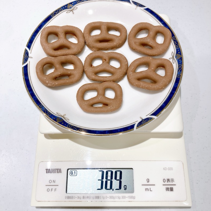 ファミマの紅茶チョコプレッツェル