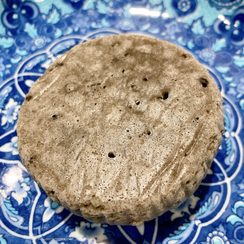 オーツ麦の黒ごま蒸しパン
