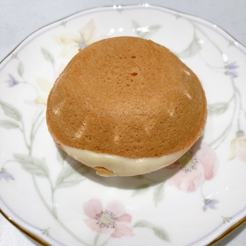 パステルの窯出しタルトいちご味