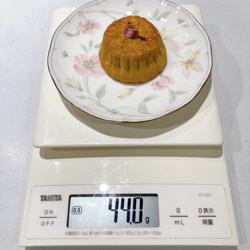 崎陽軒の横濱月餅さくら味