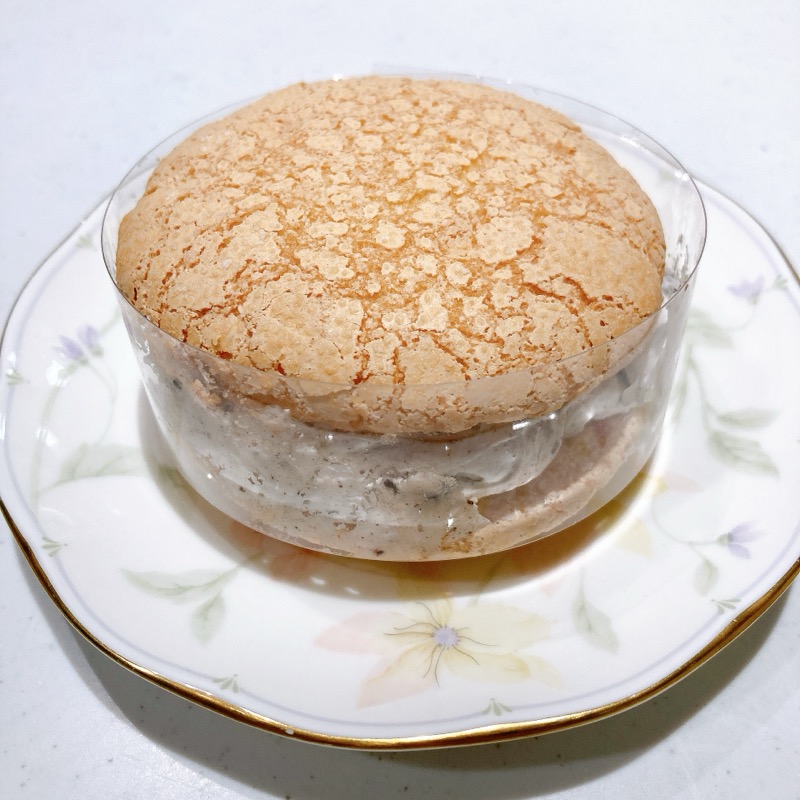 クリームたっぷり生ブッセのクッキークリーム