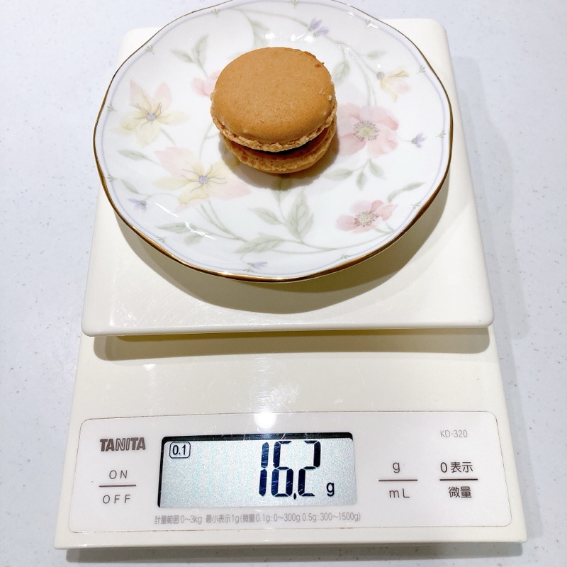 サーティワンのキャラメルリボン風マカロン