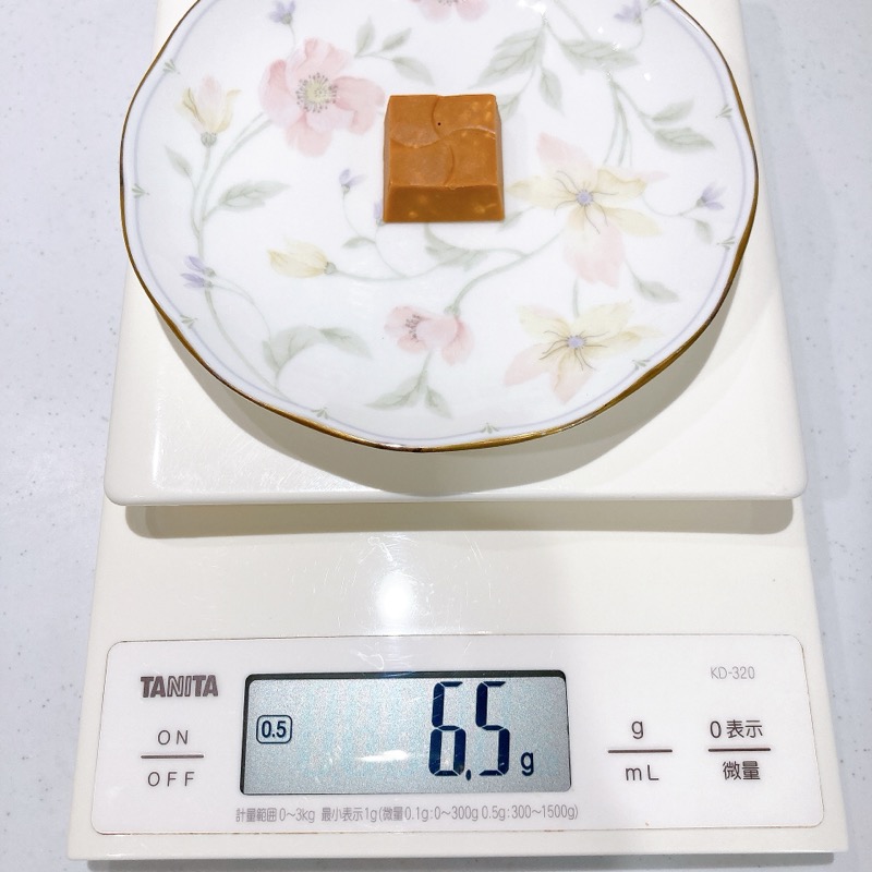 チロルチョコの沖縄塩キャラメル味