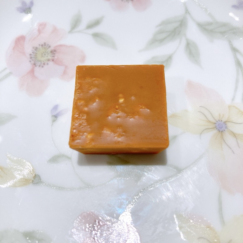 チロルチョコの沖縄塩キャラメル味
