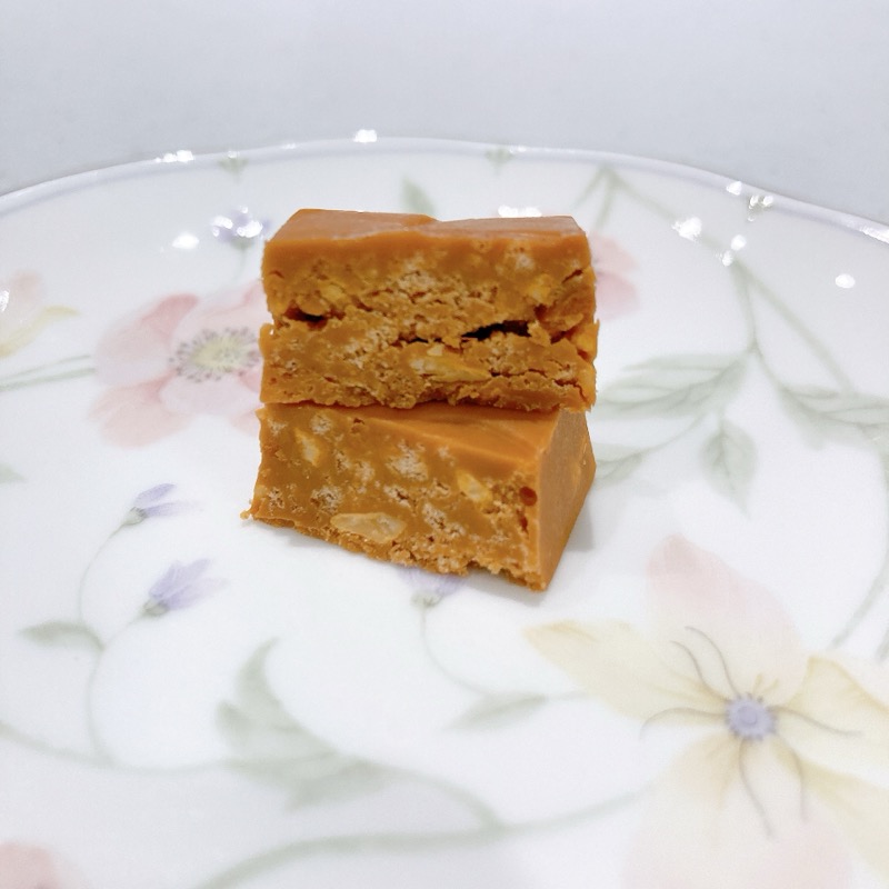チロルチョコの沖縄塩キャラメル味