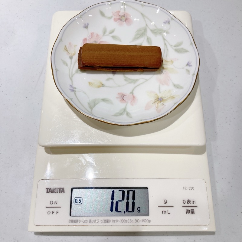 ダイソーのチョコクリームサンドのチョコ味