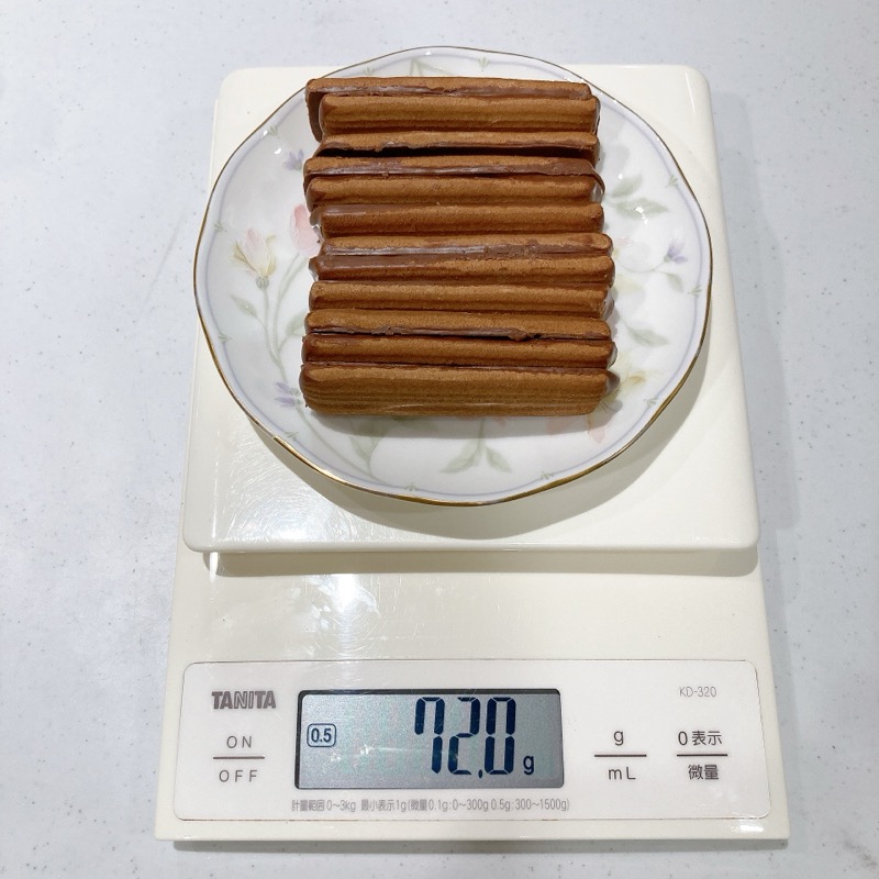 ダイソーのチョコクリームサンドのチョコ味