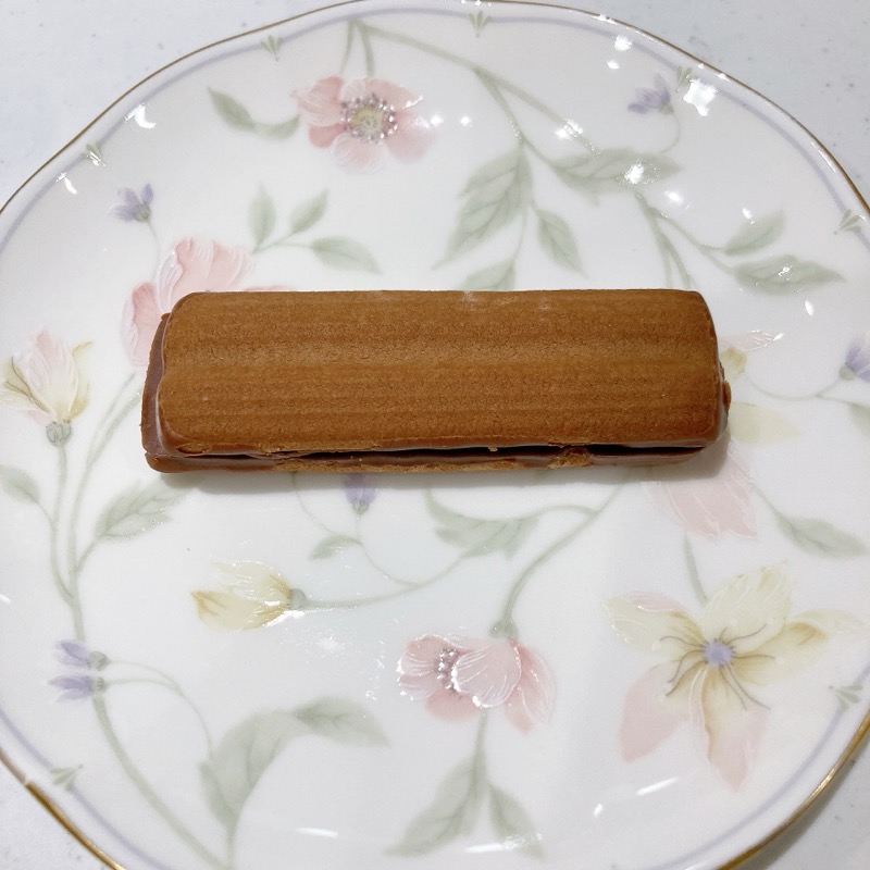ダイソーのチョコクリームサンドのチョコ味