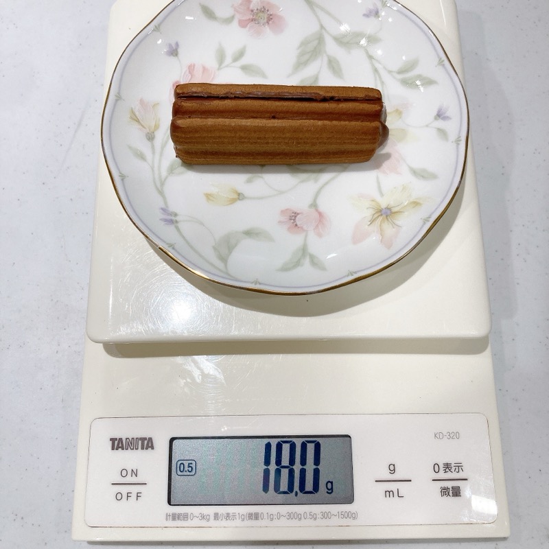 ダイソーのチョコクリームサンドのチョコ味