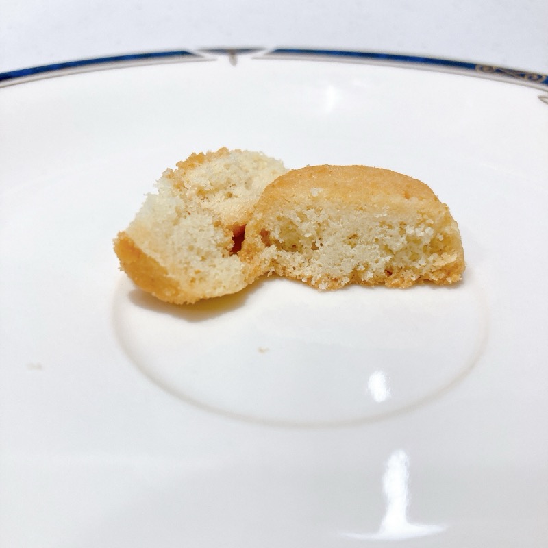 フラ印のマカダミアナッツクッキー