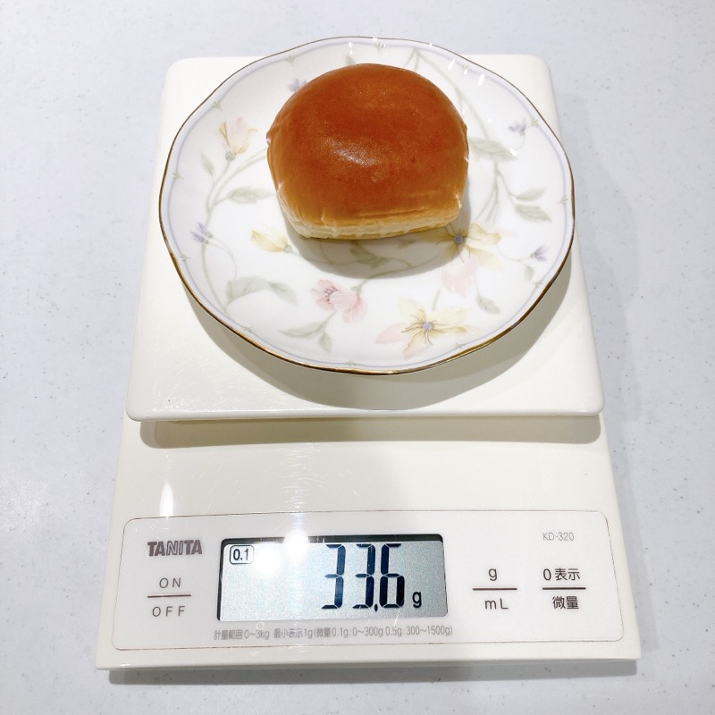 薄皮の塩キャラメルクリームパン