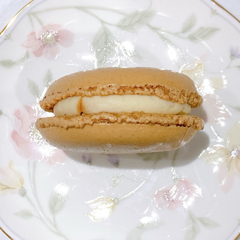 ドンレミーのマカロン、生キャラメル&バニラ味