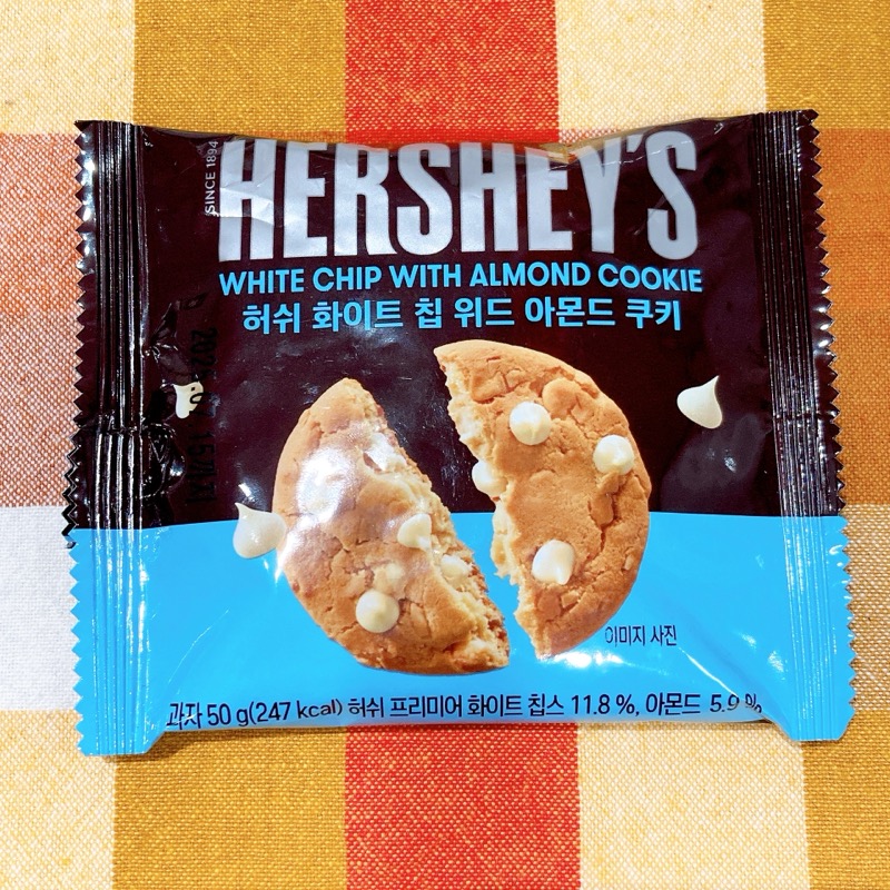 ハーシーズのホワイトチップアーモンドクッキー