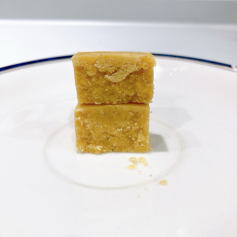 ベトナム銘菓のバインダウサイン