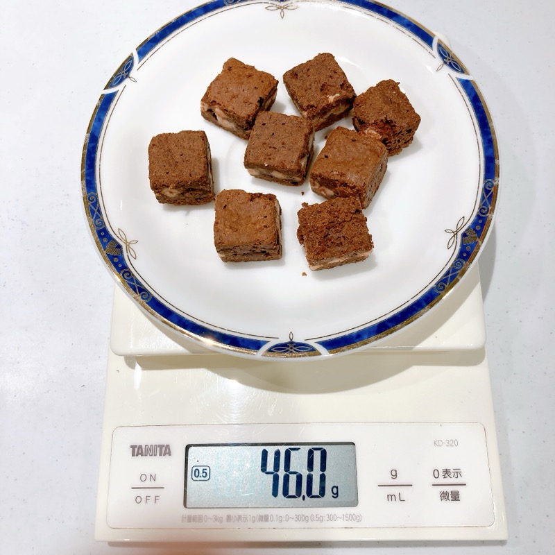 世にもおいしいチョコっとブラウニーイチゴはアポロチョコみたいな味？何個入り？