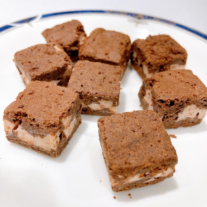 世にもおいしいチョコっとブラウニーイチゴはアポロチョコみたいな味？何個入り？