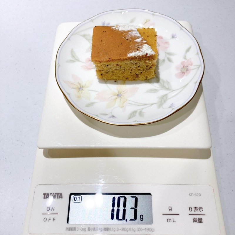 ファミマのふわふわシフォンケーキ 紅茶