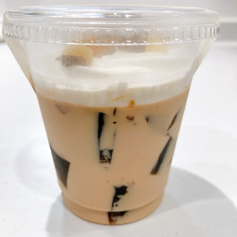 ローソンの紅茶ゼリーホイップのせ