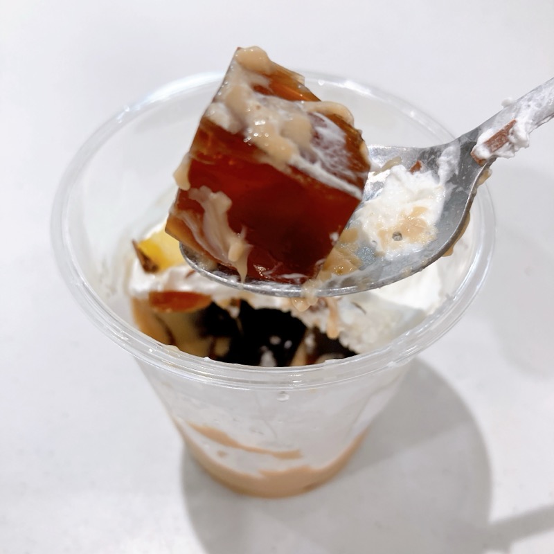 ローソンの紅茶ゼリーホイップのせ