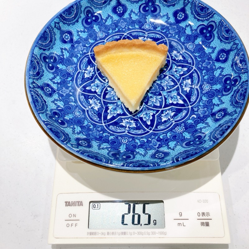 プレシアの6つに切れてる焼きクリームチーズタルト