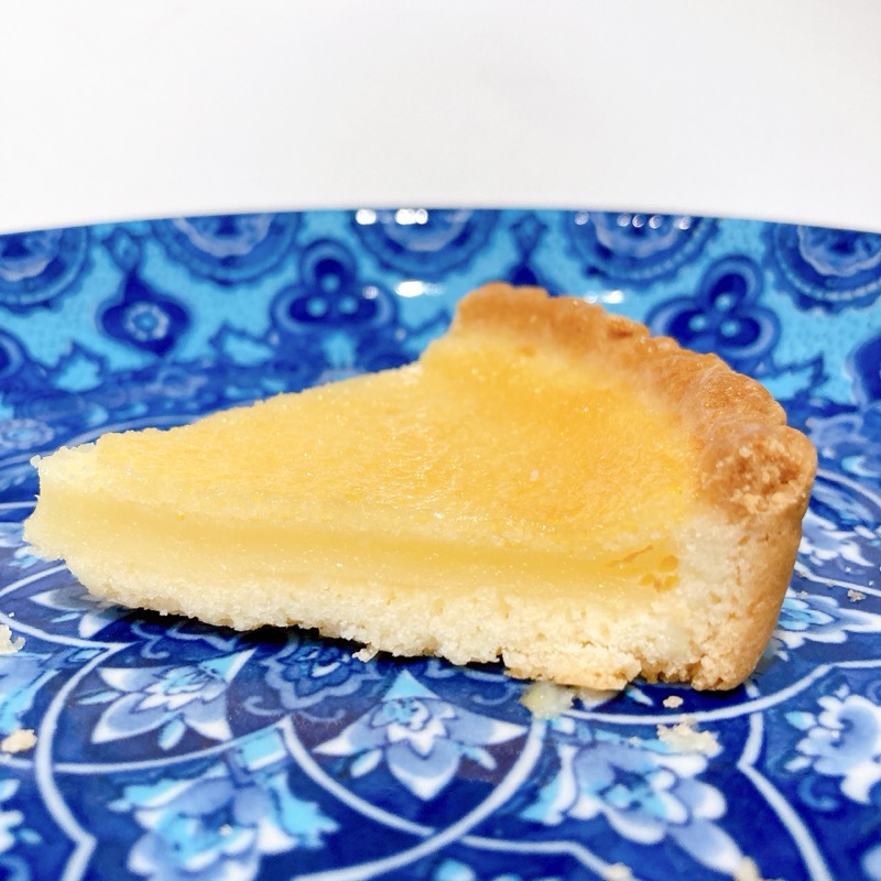 プレシアの6つに切れてる焼きクリームチーズタルト