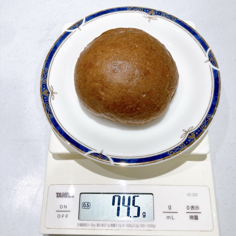 クリームたっぷり!ふわもち冷やしクリームパンのチョコクリーム生チョコ入り