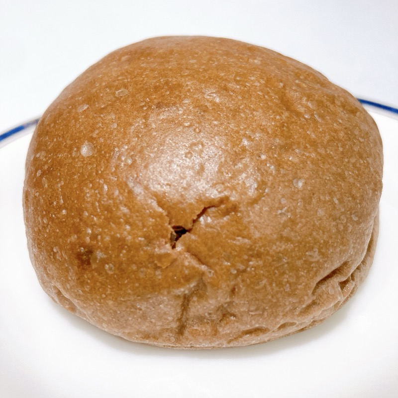 クリームたっぷり!ふわもち冷やしクリームパンのチョコクリーム生チョコ入り