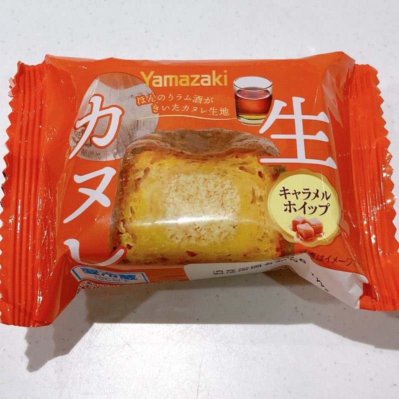 生カヌレのキャラメルホイップ