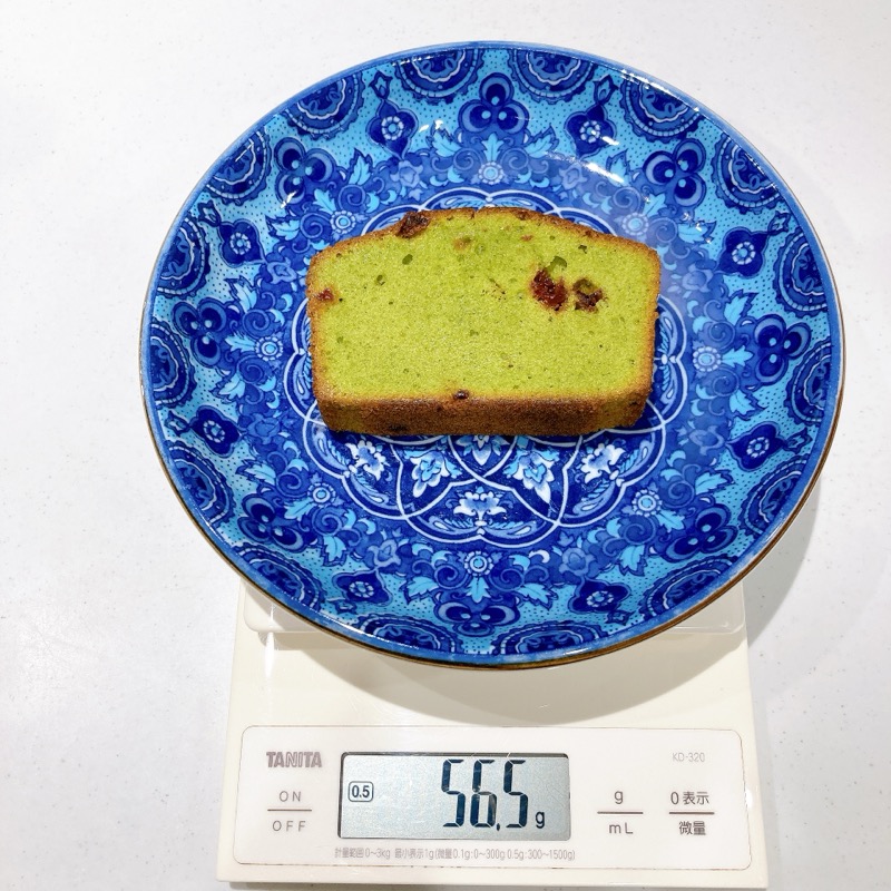 ピスタチオとドライいちごのパウンドケーキ