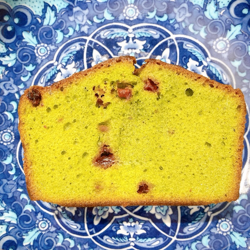 ピスタチオとドライいちごのパウンドケーキ