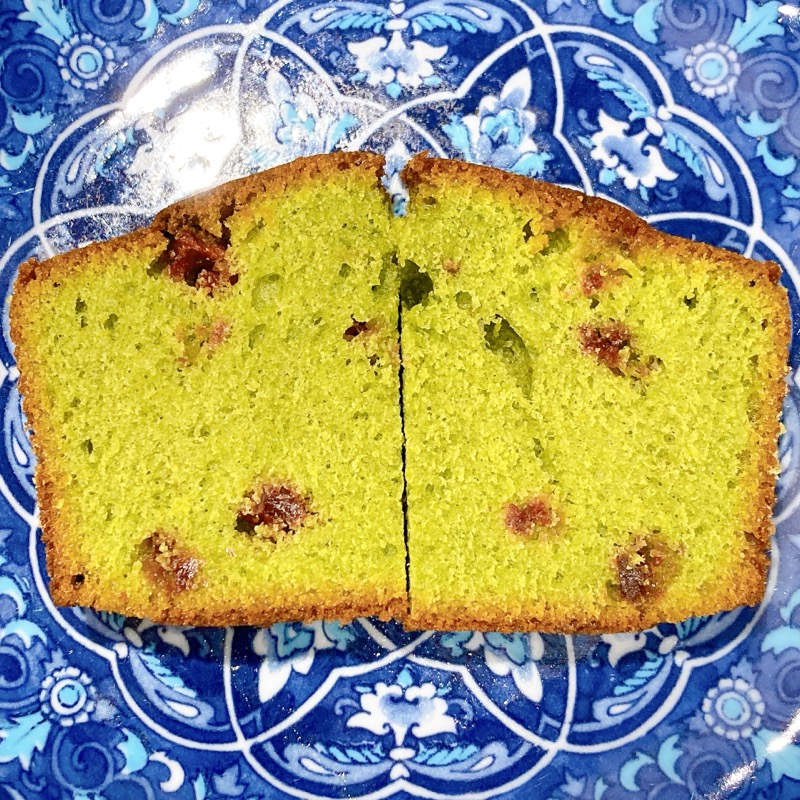 ピスタチオとドライいちごのパウンドケーキ