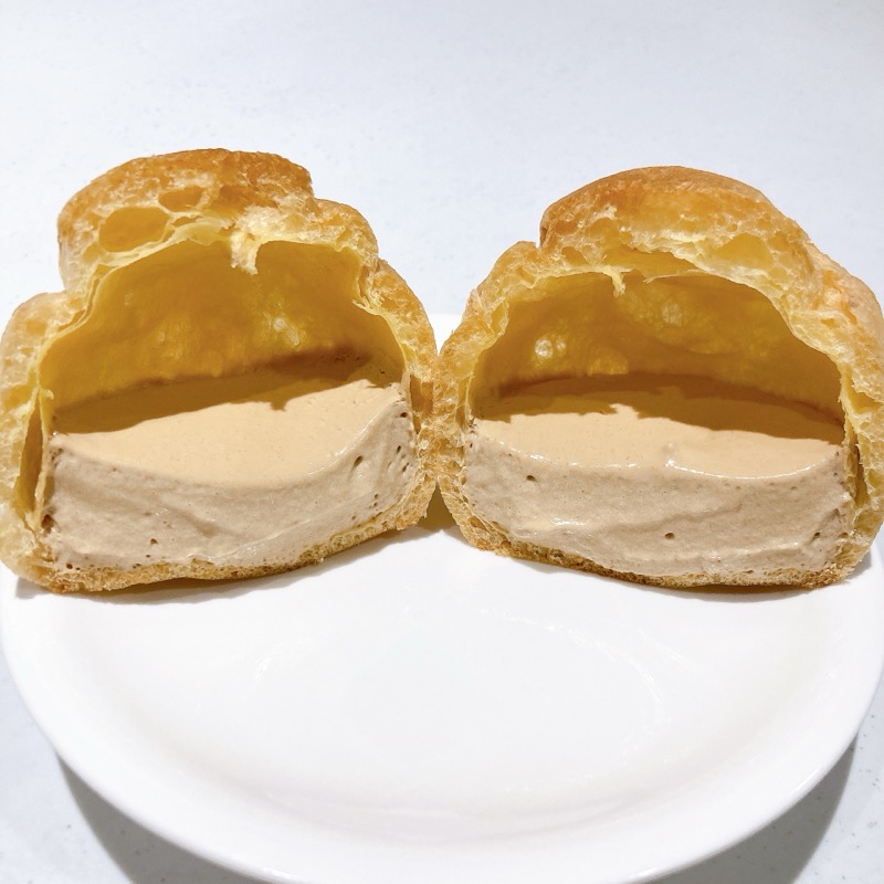 モンテールライオンコーヒー・カフェラテシュークリーム