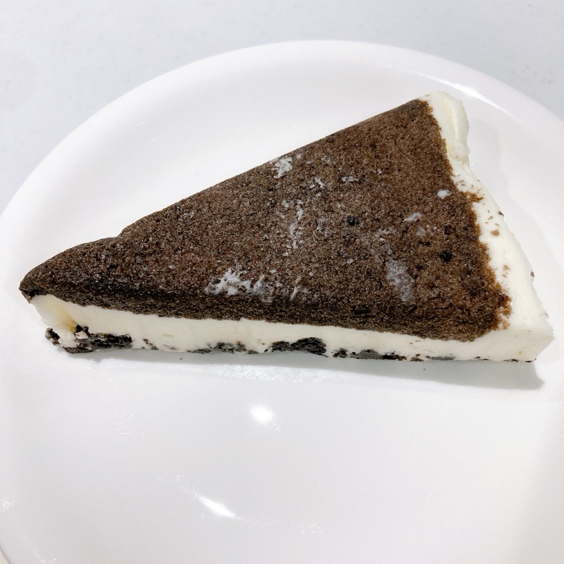 セブンのかじるクッキークリームバニラムース仕立て
