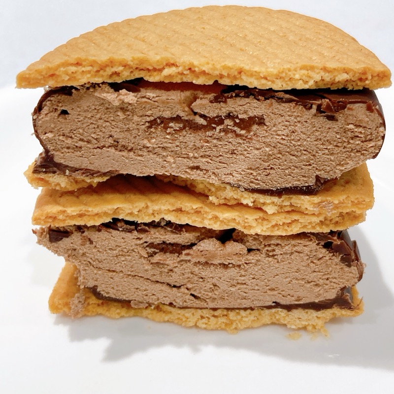 ファミマのクリスピーチョコサンド