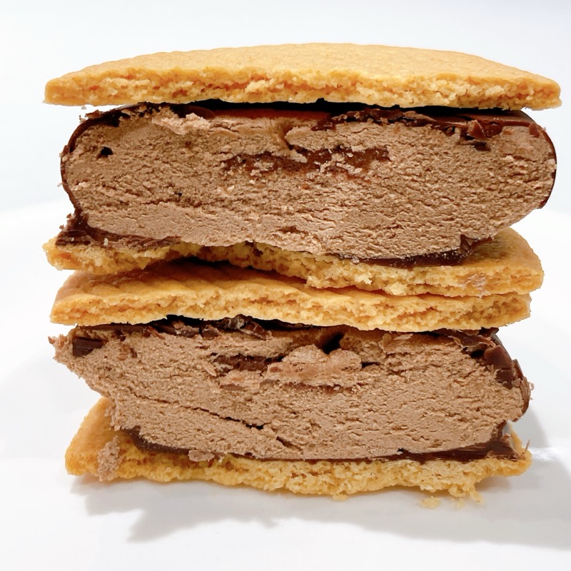 ファミマのクリスピーチョコサンド