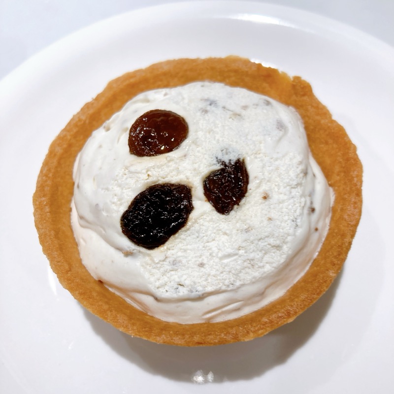 ファミマの大人のラムレーズンタルト