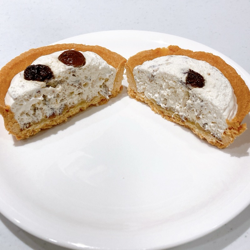 ファミマの大人のラムレーズンタルト