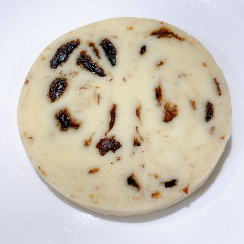 ファミマのとろけるラムレーズンクッキー