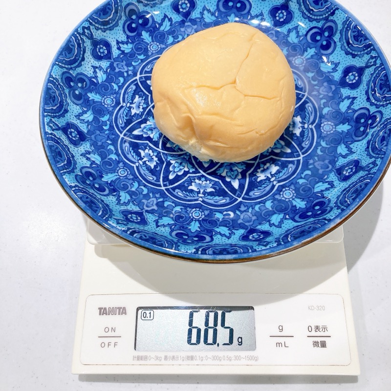 冷やして食べるとろけるくりーむパンミルクティー