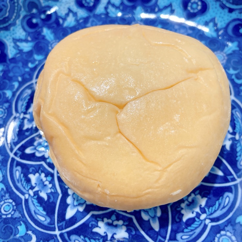 冷やして食べるとろけるくりーむパンミルクティー