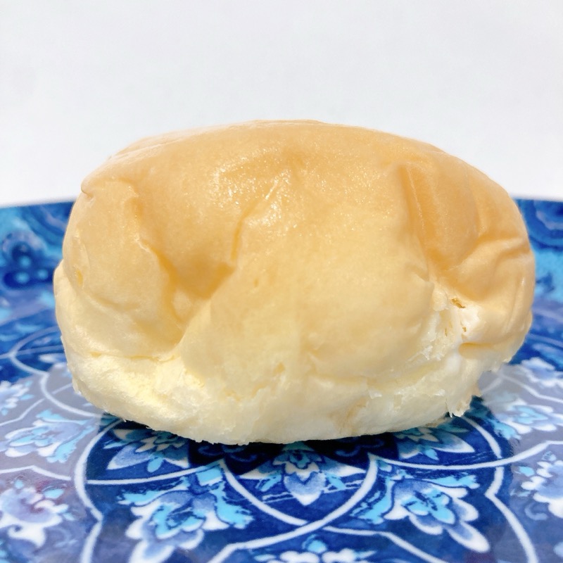 冷やして食べるとろけるくりーむパンミルクティー