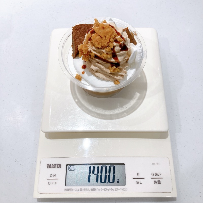 紅茶に恋するプリンケーキパフェ