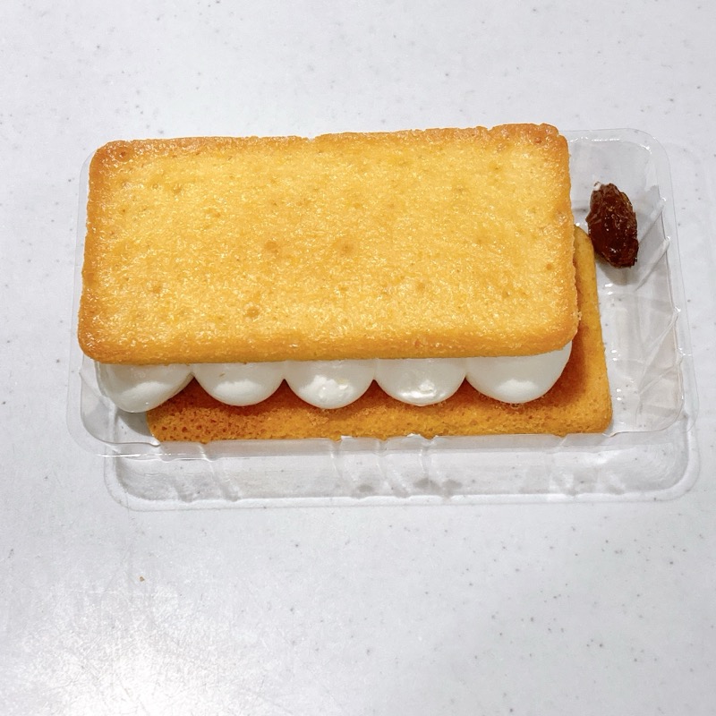 ローソンのレーズンバターサンド